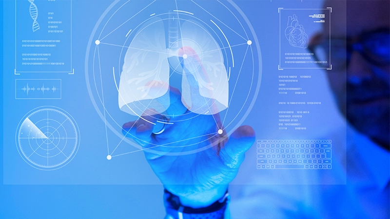 ch_ehealth Symbolbild ehealth und Digitalisierung: Hand am Bildschirm mit Körperscan